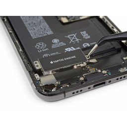 Замена двигателя iPhone XS Taptic